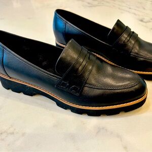 Vionic - Cheryl II Lug Penny Loafer
